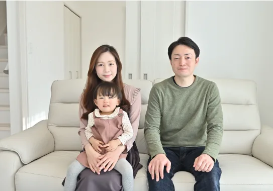 白＋淡い色のクロスが うまく調和された、エレガントなお家